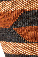 Load image into Gallery viewer, Sisal Handbag with Leather Top