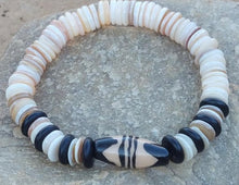 Load image into Gallery viewer, Heishi Chevron Bracelet
