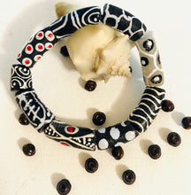 Load image into Gallery viewer, Krobo Stretch Bracelet- Black