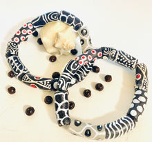 Load image into Gallery viewer, Krobo Stretch Bracelet- Black