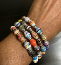 Load image into Gallery viewer, Paper Bead Spiral Bracelet