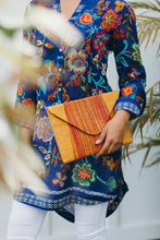Load image into Gallery viewer, Saffron Two Tone Mélange Straw Envelope Clutch Purse