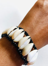 Load image into Gallery viewer, Cowrie Shell Stretch Bracelet
