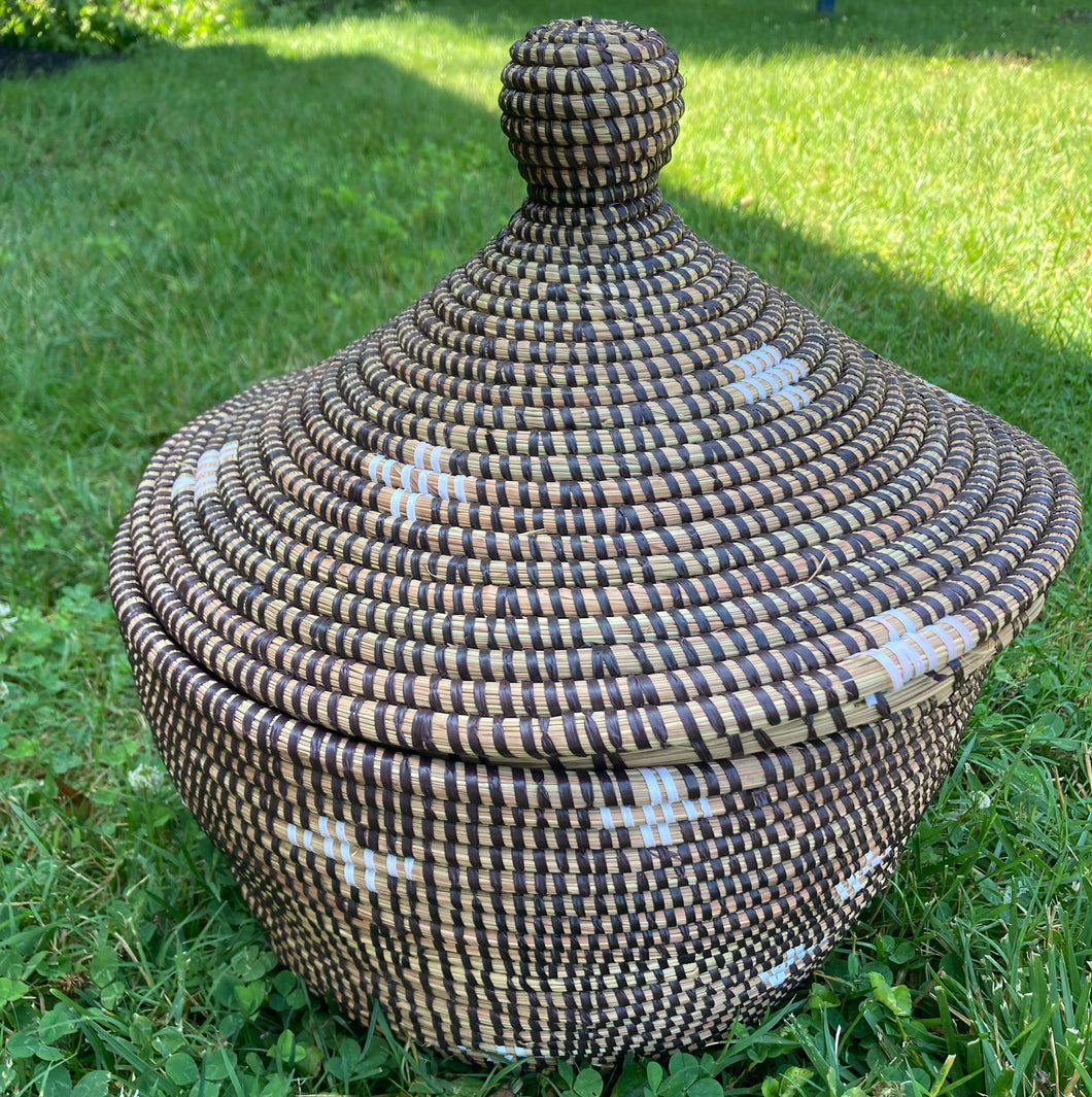 Large Lidded Wishing Basket - Brown