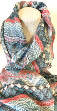 Load image into Gallery viewer, Andina Vintage Shawl
