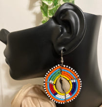 Load image into Gallery viewer, Small Masaai Beaded Earrings with a Cowrie Shell (B)
