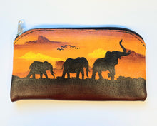 Load image into Gallery viewer, Elephant Art Painted Purse
