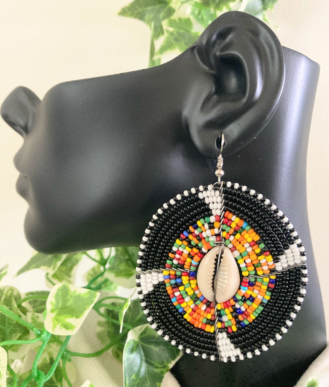 Maasai Beaded Earrings (BLACK)