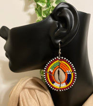 Load image into Gallery viewer, Small Masaai Beaded Earrings with a Cowrie Shell (A)
