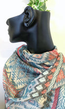 Load image into Gallery viewer, Andina Vintage Shawl
