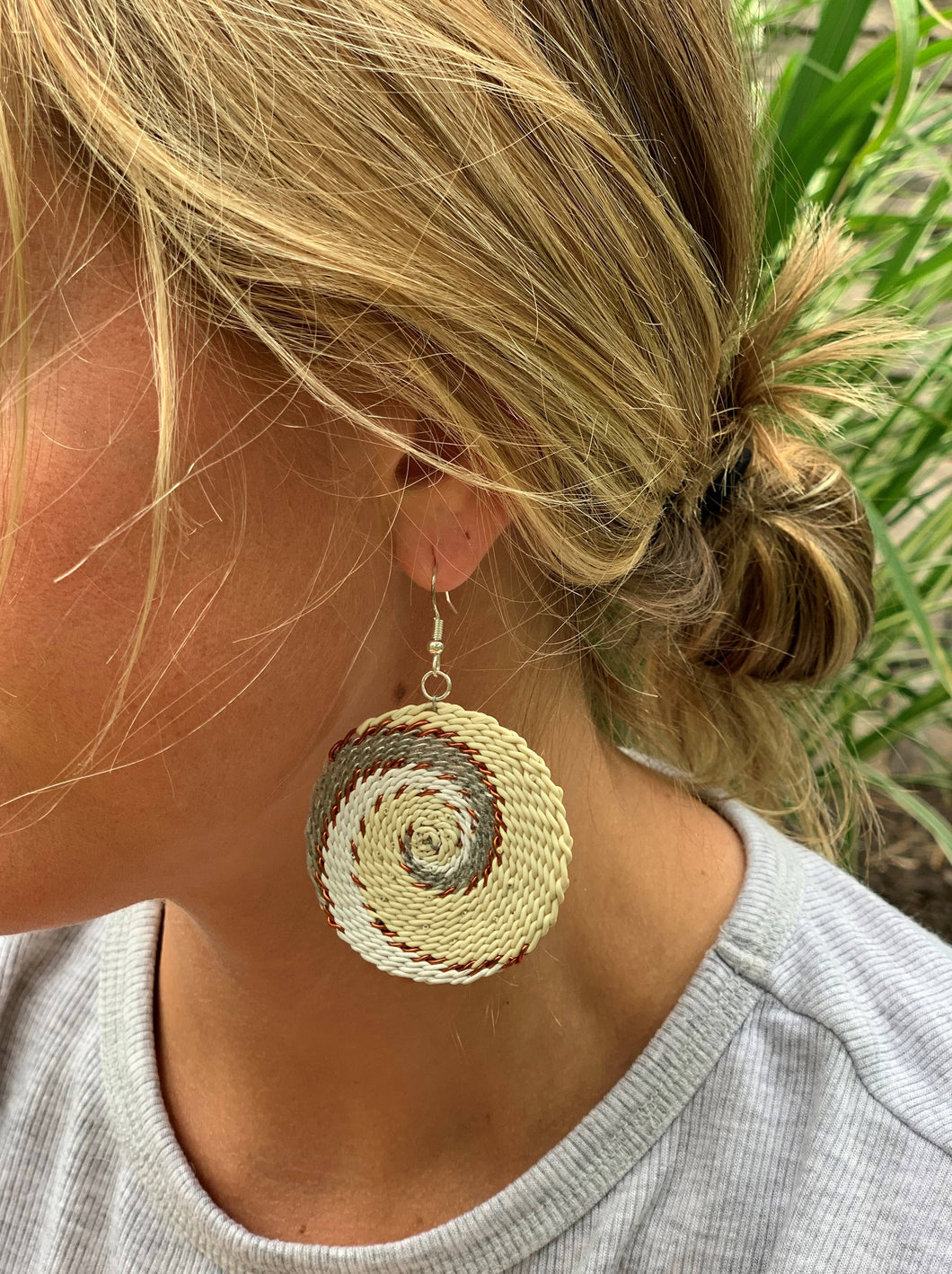 Telephone Wire Earrings: (CREAM SWIRL)