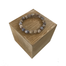 Load image into Gallery viewer, Tan Majok Seed Bracelet  L/XL
