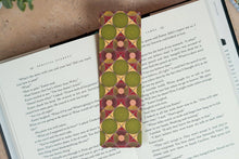 Load image into Gallery viewer, African Print Bookmark - Discs
