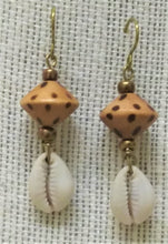 Load image into Gallery viewer, Leopard Cowrie Shell Earrings
