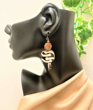 Load image into Gallery viewer, Ebony Swirl Earrings
