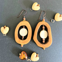 Load image into Gallery viewer, &quot;Jazz&quot; in Caramel Earrings

